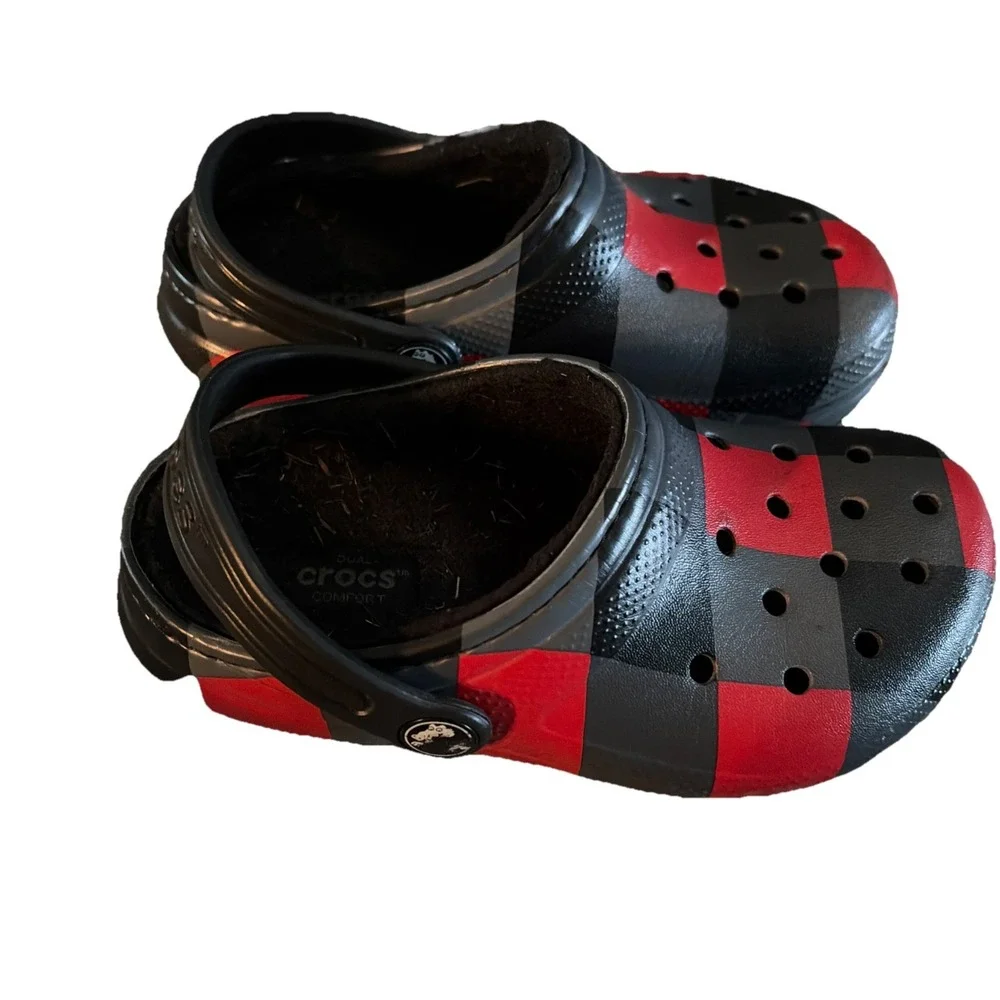 Crocs Classic Fur Lined Plaid Fleece Clog Grey Red Black Kids Size  C11
